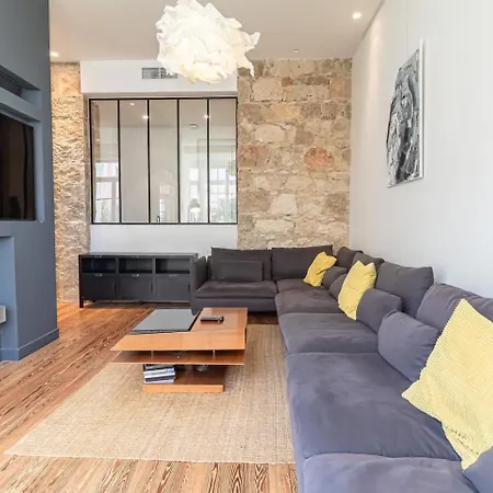 Elegant Belle époque In